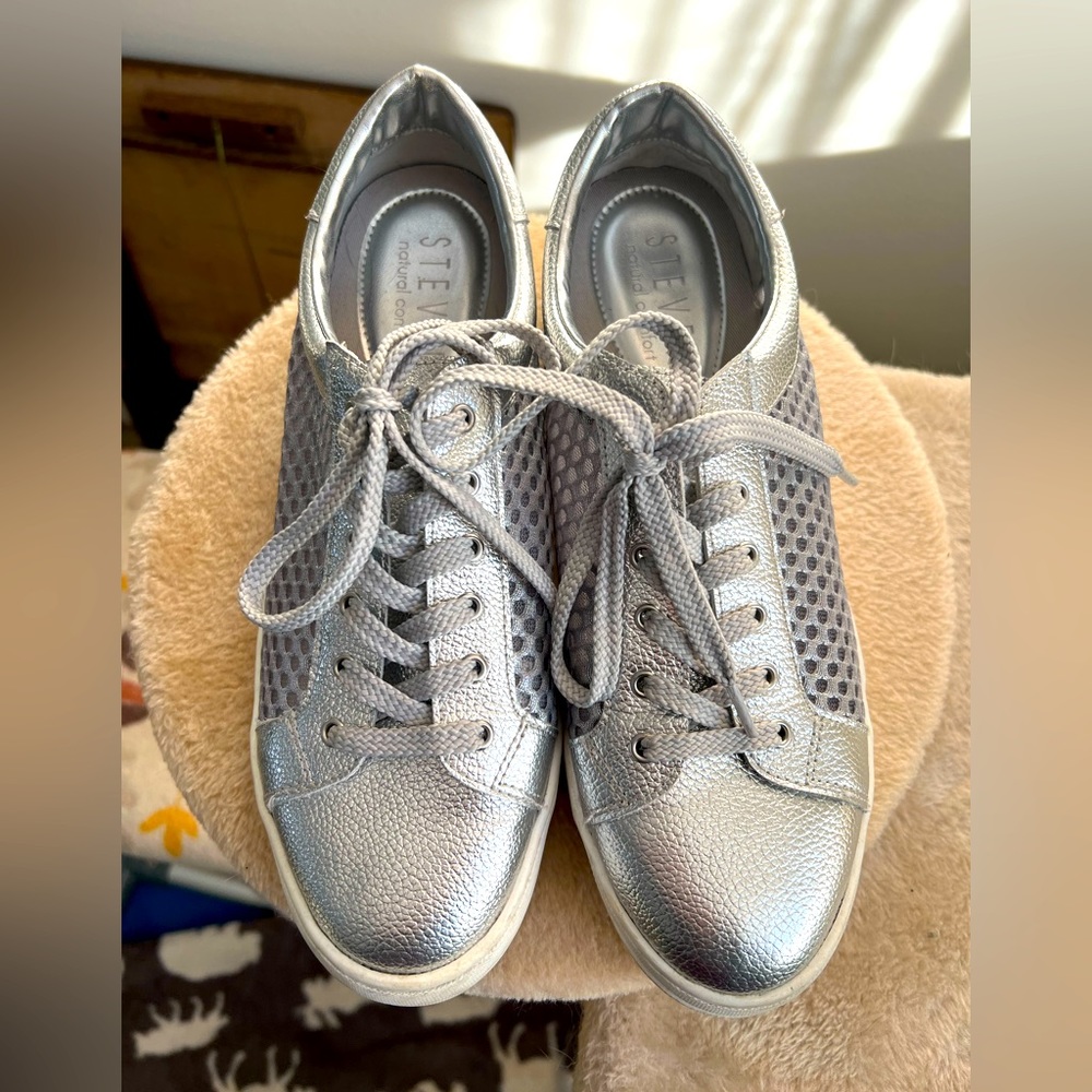 Steven by Steve Madden silver sneakers us10